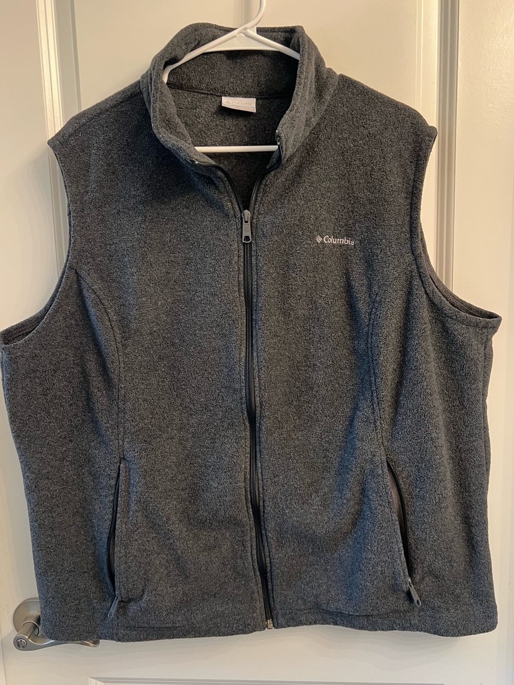 Columbia Men’s Charcoal Gray Full-Zip Fleece Vest